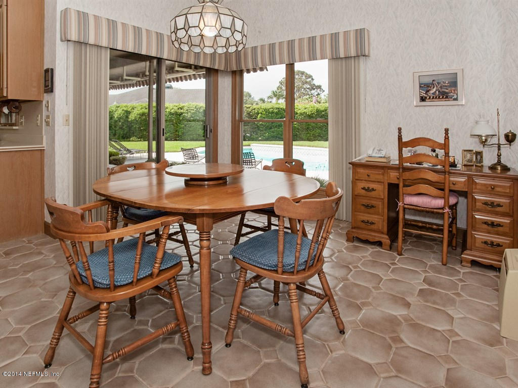 542 Lake Road Ponte Vedra Beach, FL 32082 - Photo 13 of 37 010_Breakfast Area