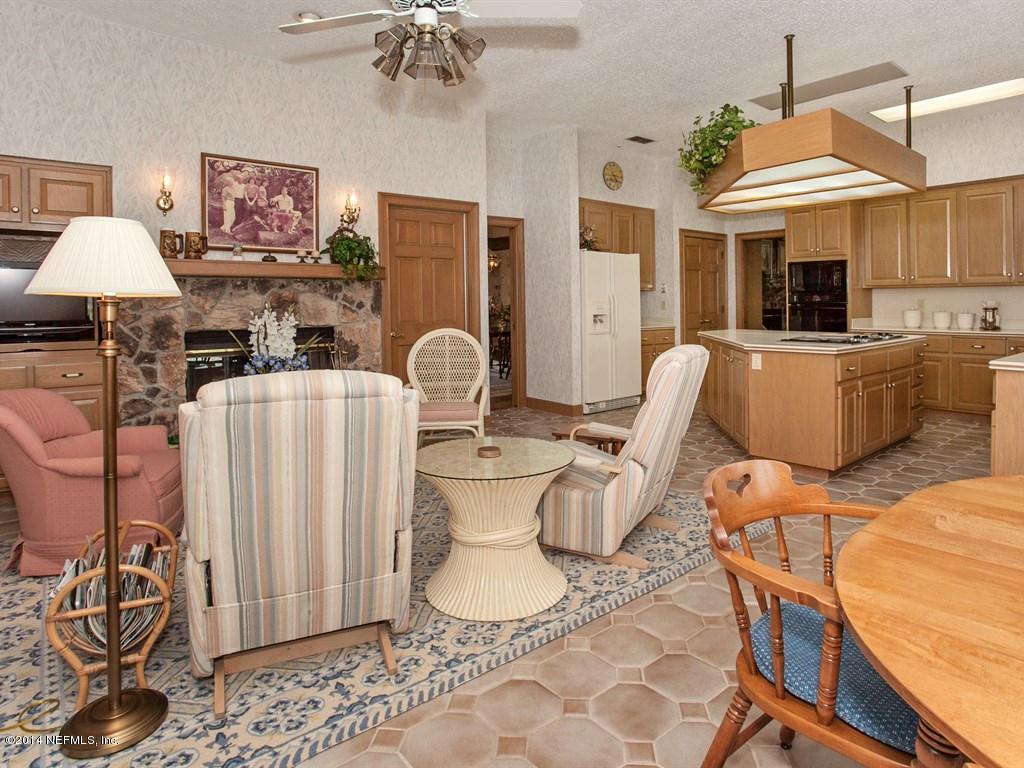 542 Lake Road Ponte Vedra Beach, FL 32082 - Photo 15 of 37 Family Room to Kitchen