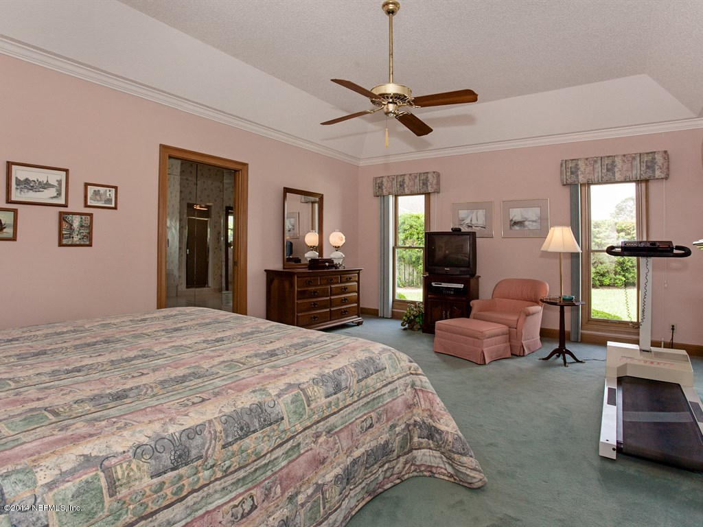 542 Lake Road Ponte Vedra Beach, FL 32082 - Photo 19 of 37 015_Master Bedroom