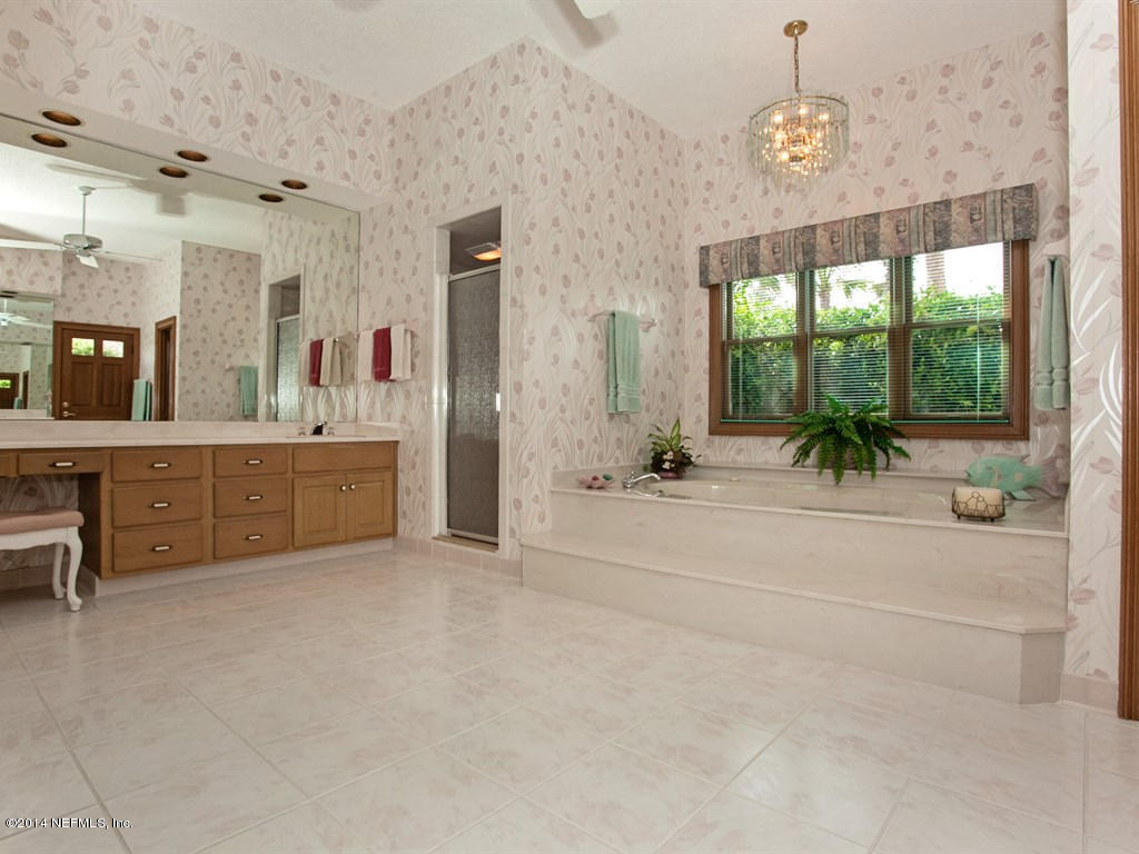 542 Lake Road Ponte Vedra Beach, FL 32082 - Photo 21 of 37 021_Master Bathroom