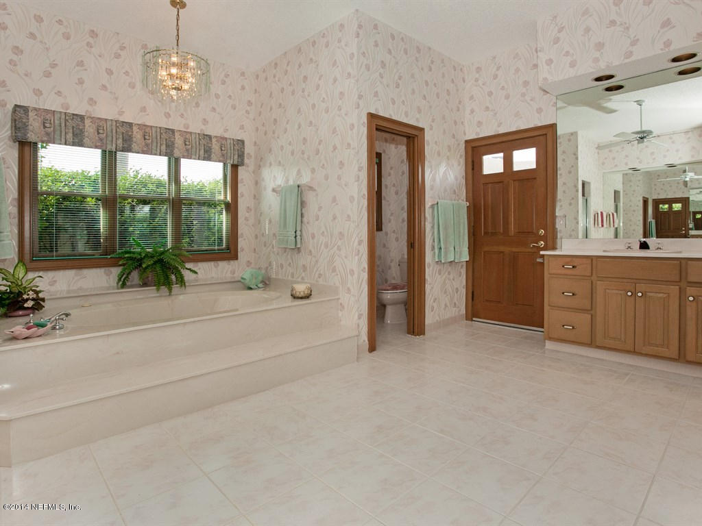 542 Lake Road Ponte Vedra Beach, FL 32082 - Photo 22 of 37 019_Master Bathroom