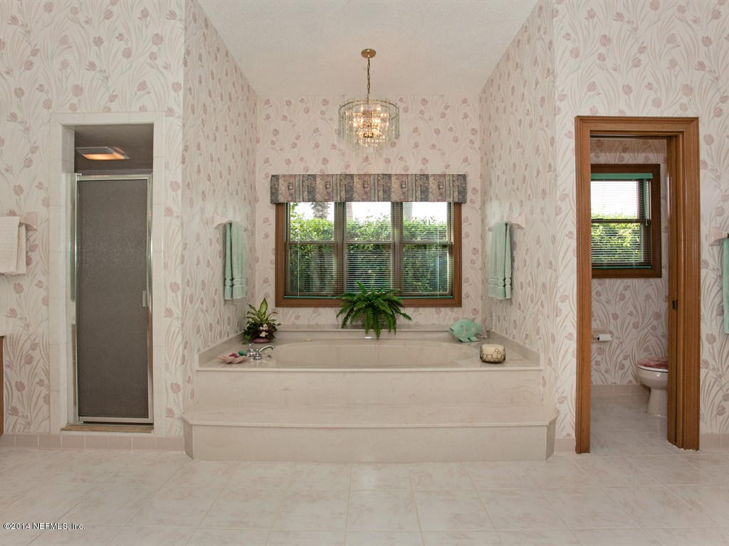 542 Lake Road Ponte Vedra Beach, FL 32082 - Photo 23 of 37 020_Master Bath