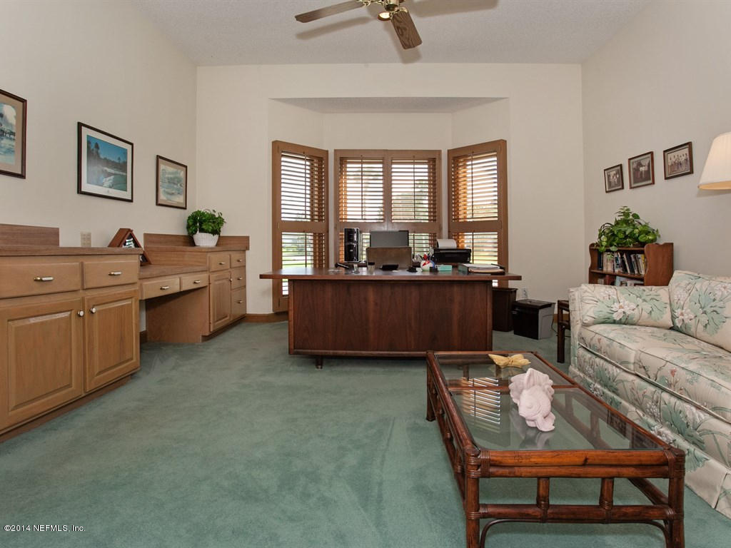 542 Lake Road Ponte Vedra Beach, FL 32082 - Photo 24 of 37 Bedroom 2 with Built-ins