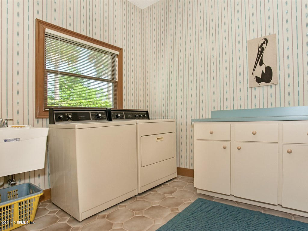 542 Lake Road Ponte Vedra Beach, FL 32082 - Photo 29 of 37 026_Laundry