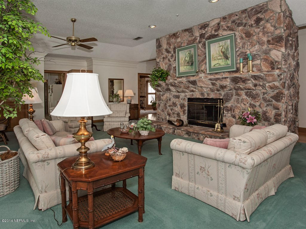 542 Lake Road Ponte Vedra Beach, FL 32082 - Photo 9 of 37 004_Great Room