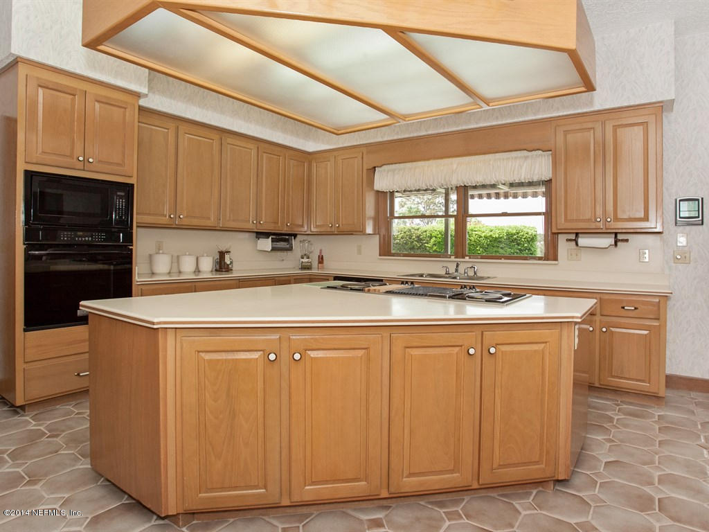 542 Lake Road Ponte Vedra Beach, FL 32082 - Photo 10 of 37 007_Kitchen