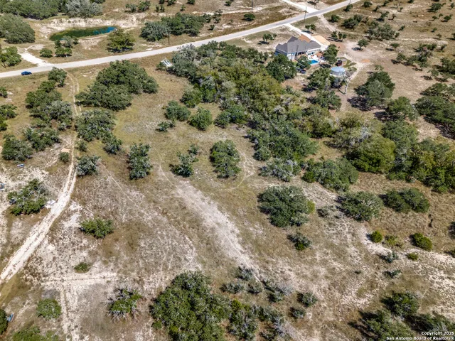 $215,000 | 190 Fallen Acorn, Blanco, TX 78606