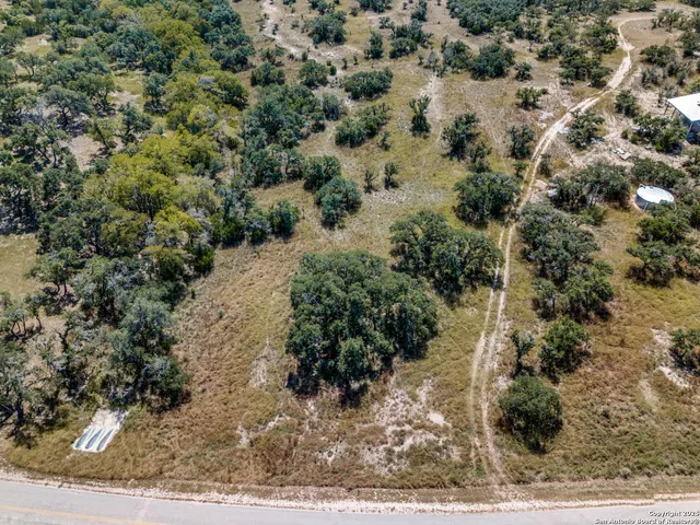 $215,000 | 190 Fallen Acorn, Blanco, TX 78606