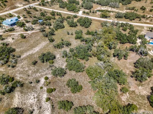 $215,000 | 190 Fallen Acorn, Blanco, TX 78606
