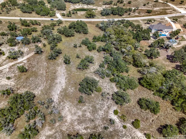 $215,000 | 190 Fallen Acorn, Blanco, TX 78606