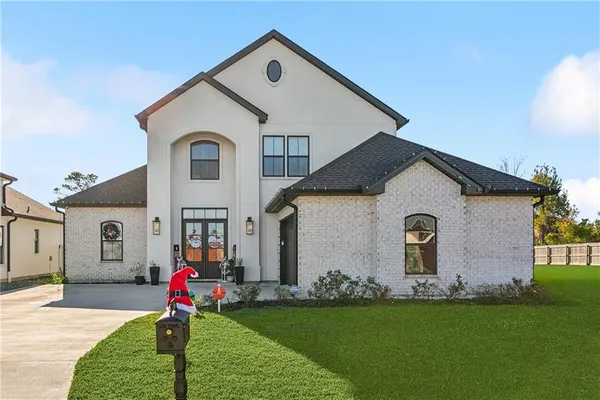 $494,900 | 504 Belle Ormond Circle, Destrehan, LA 70047