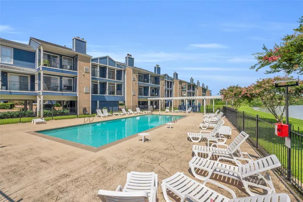 $113,000 | 18511 Egret Bay Boulevard, Unit 502, Webster, TX 77058