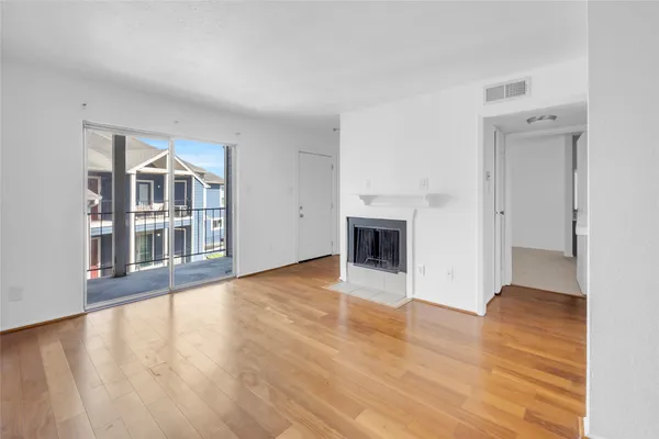 $113,000 | 18511 Egret Bay Boulevard, Unit 502, Webster, TX 77058