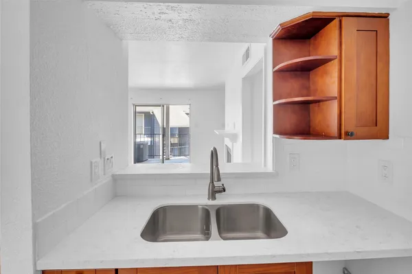 $113,000 | 18511 Egret Bay Boulevard, Unit 502, Webster, TX 77058