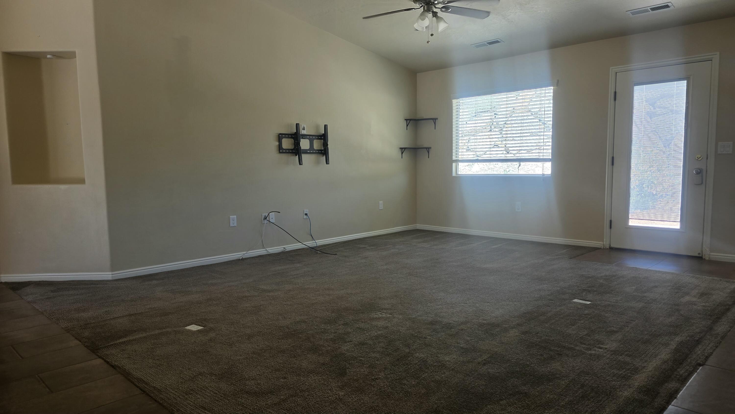 357 East 860 North Hurricane, UT 84737 - Photo 4 of 20 Living room