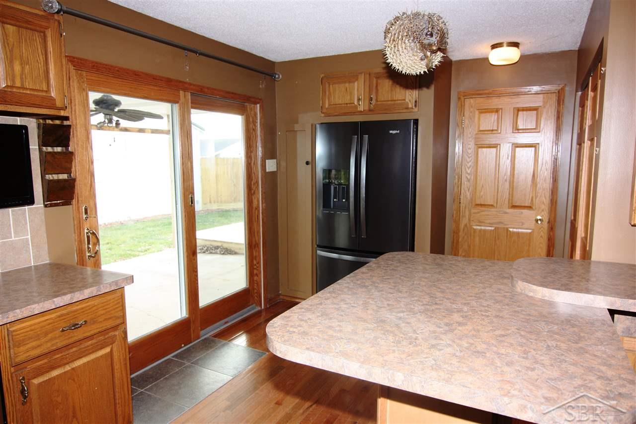 2595 South Center Road Saginaw, MI 48609 - Photo 5 of 27 31367424-4.JPG