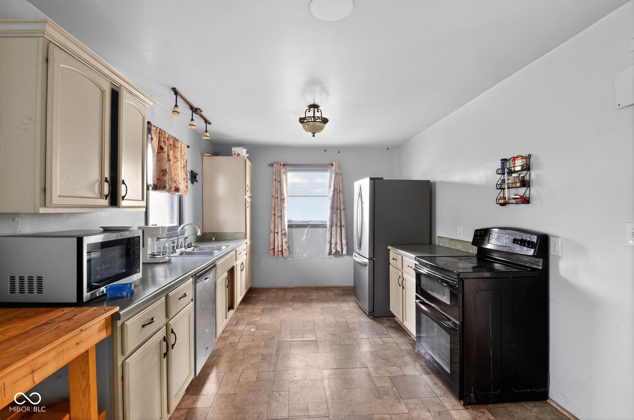 8568 Academy Way Ladoga, IN 47954 - Photo 22 of 36