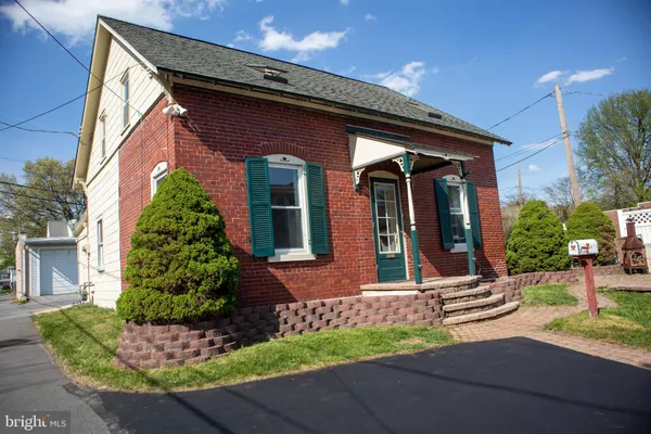 $289,000 | 2129 R Spring Street, West Lawn, PA 19609