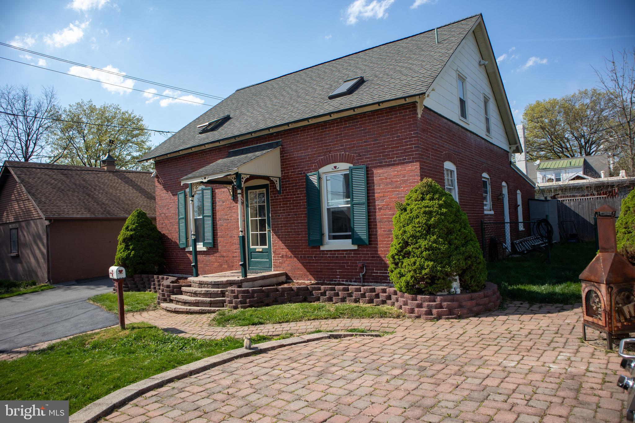 2129 R Spring Street West Lawn, PA 19609 - Photo 2 of 24