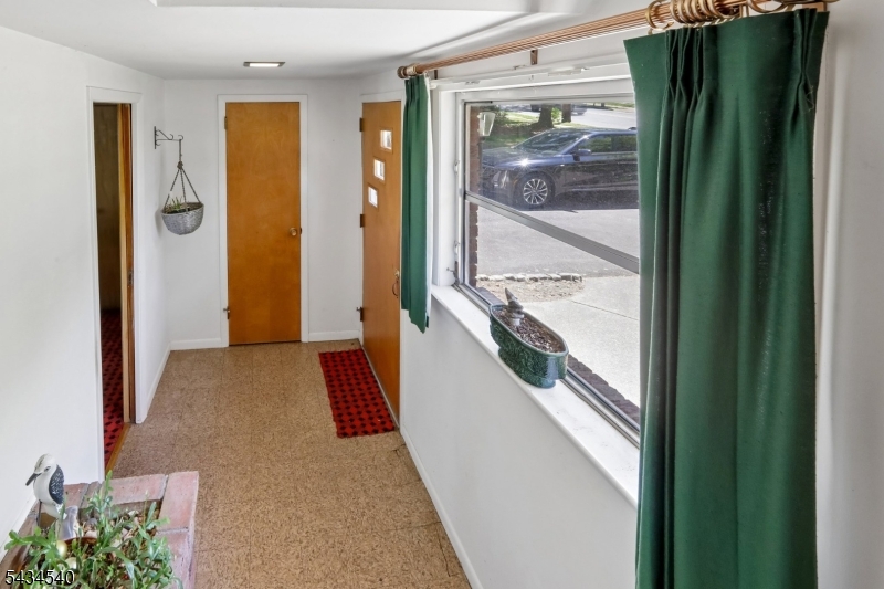 1355 Ratzer Road Wayne, NJ 07470 - Photo 4 of 34