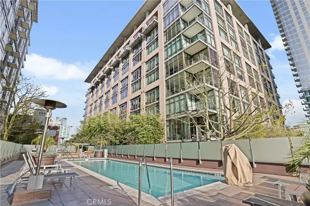 $490,000 | 1111 South Grand Avenue, Unit 702, Los Angeles, CA 90015