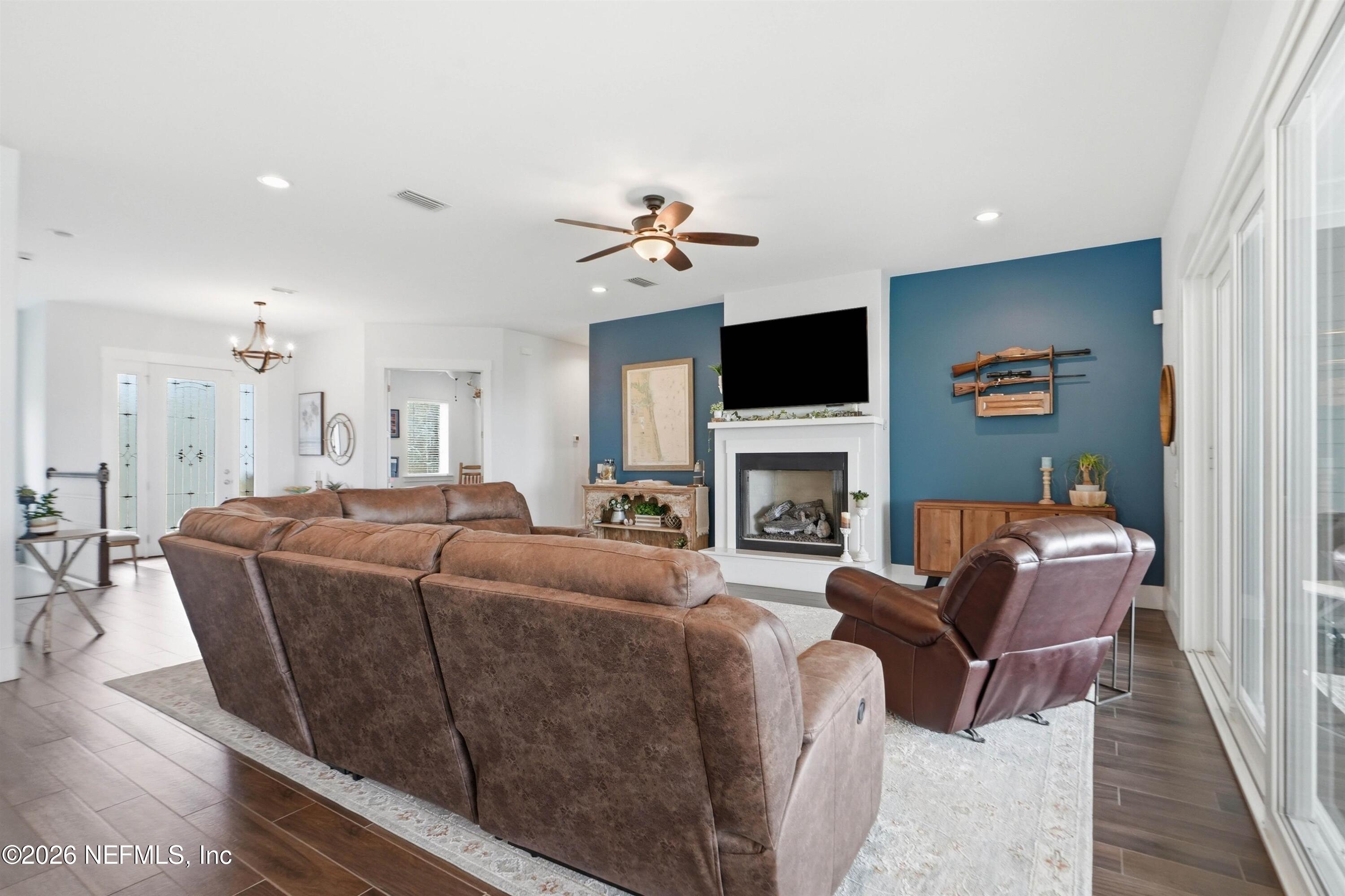 19045 Waterville Road Jacksonville, FL 32226 - Photo 12 of 49 12-Living Room