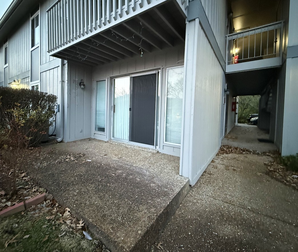 21 Vaughns Gap Road, Unit 146 Nashville, TN 37205 - Photo 10 of 14 a view of a house with a patio