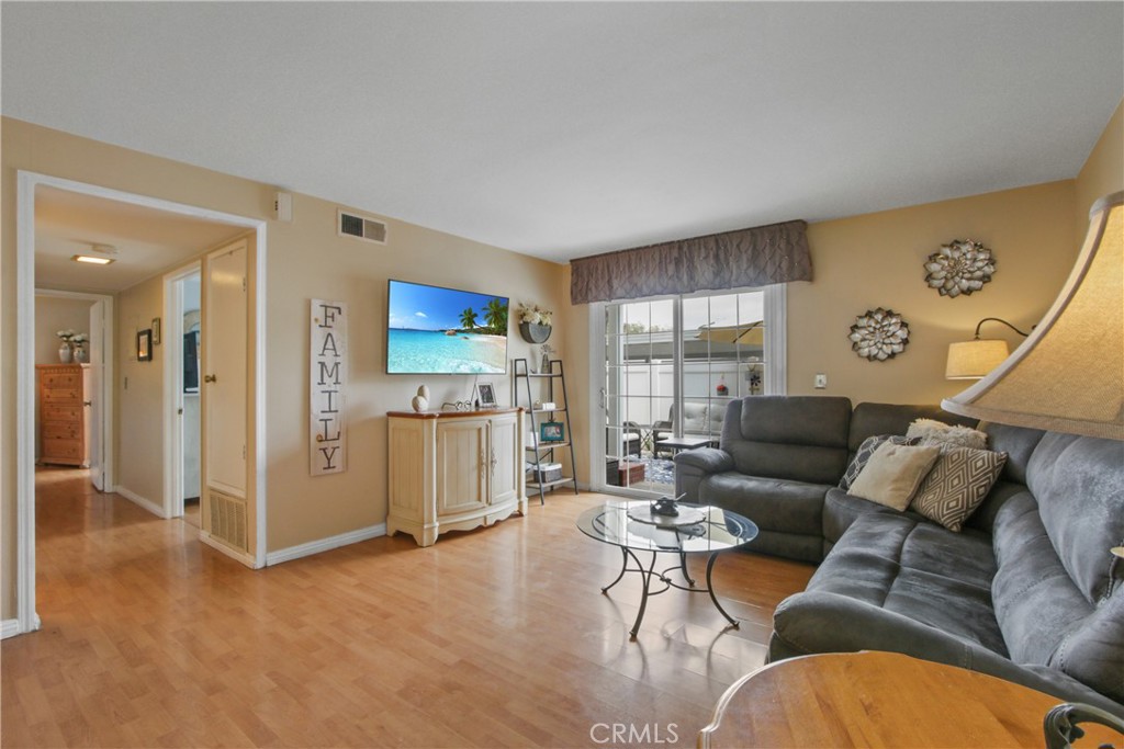 95 Tarocco Irvine, CA 92618 - Photo 5 of 15