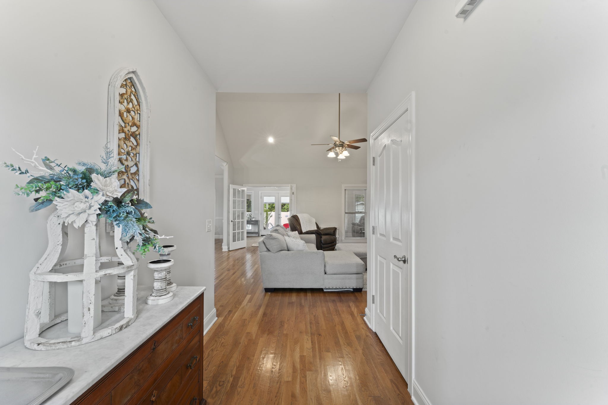 11237 Newtown Road Unionville, TN 37180 - Photo 4 of 46 a view of a living room and dining room