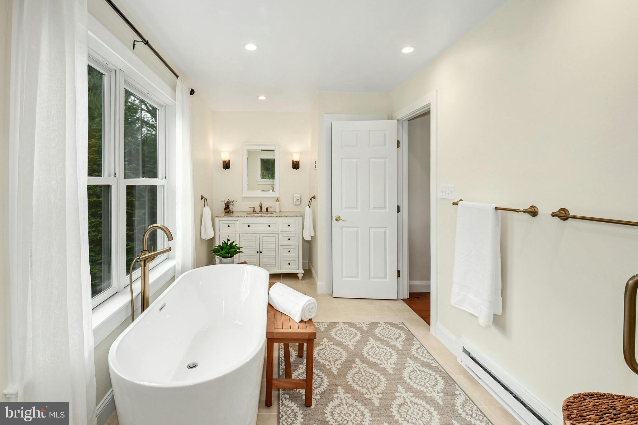 155 Old Philadelphia Road Riegelsville, PA 18077 - Photo 16 of 42 a very nice looking room with a large window