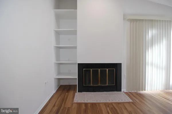 $2,200 | 1956A Villaridge Drive, Unit 1956B, Reston, VA 20191