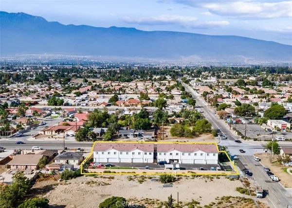 $2,900 | 13665 Arrow Route, Unit 6, Fontana, CA 92335