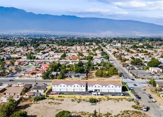 $2,900 | 13665 Arrow Route, Unit 6, Fontana, CA 92335