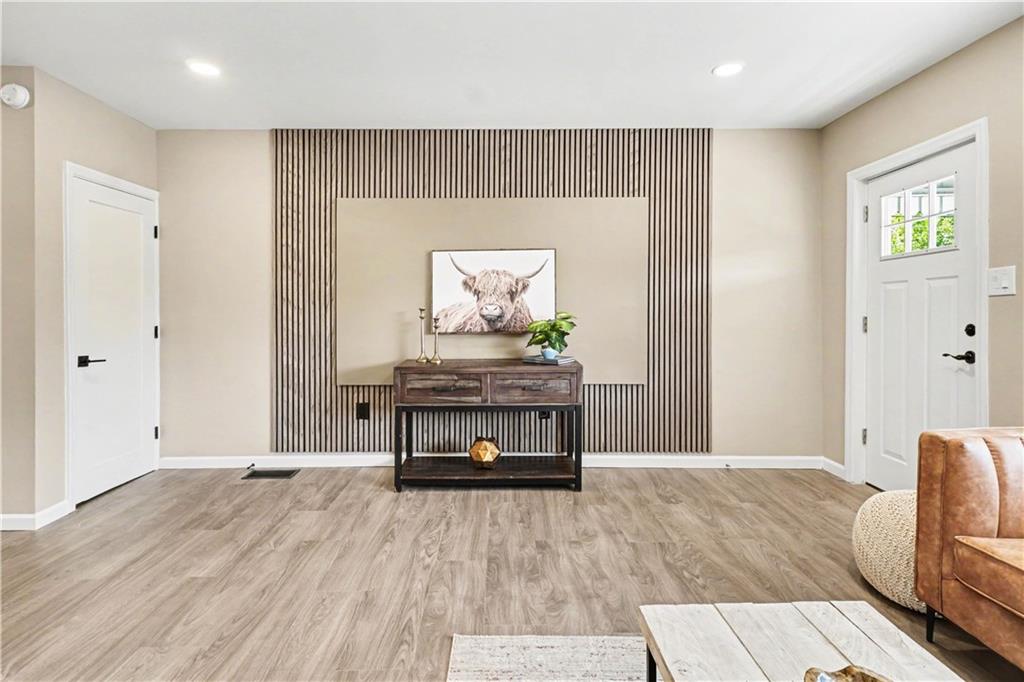 417 State Way Pittsburgh, PA 15224 - Photo 3 of 25 Gallery Image 3