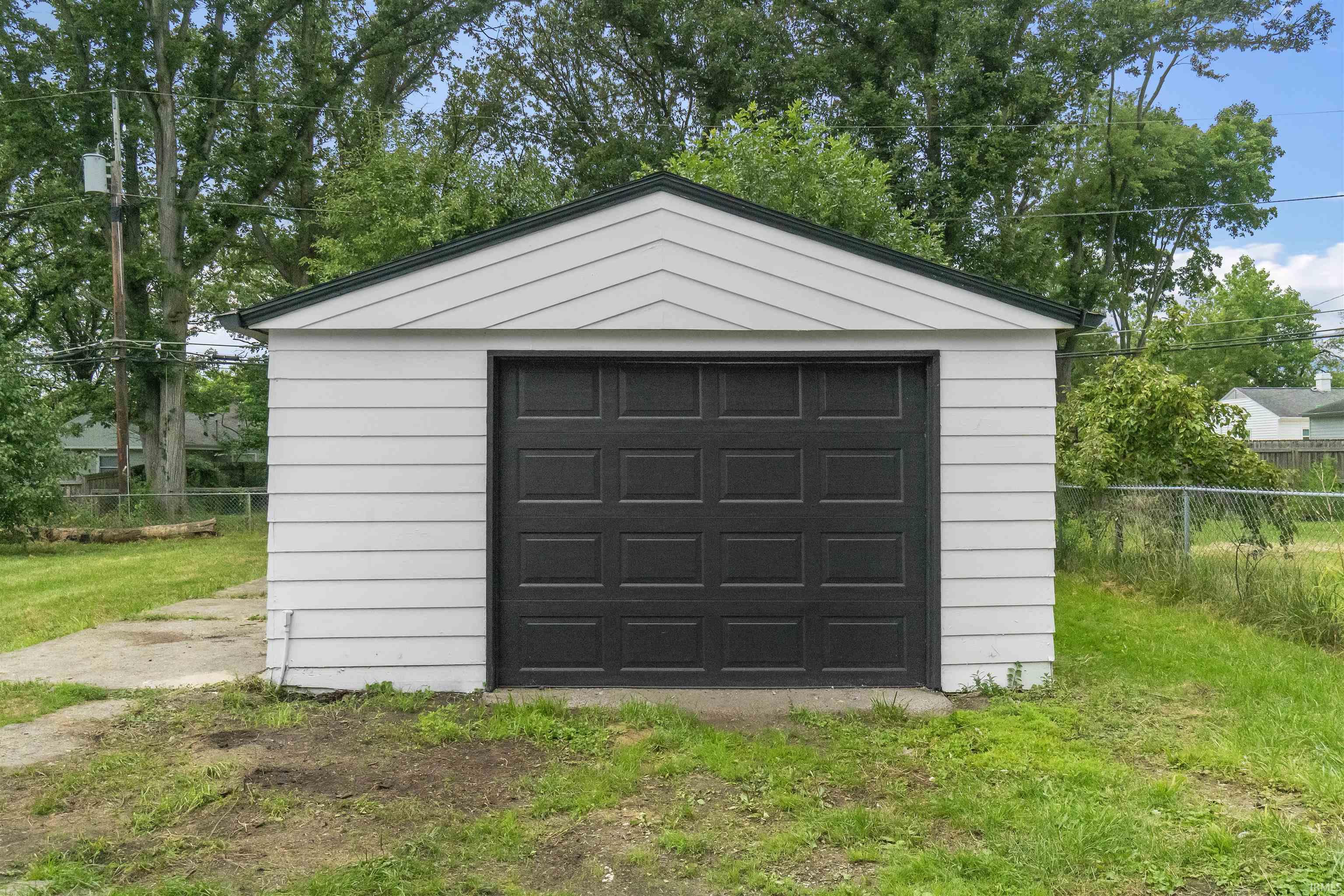 6030 Southcrest Road Fort Wayne, IN 46816 - Photo 16 of 18
