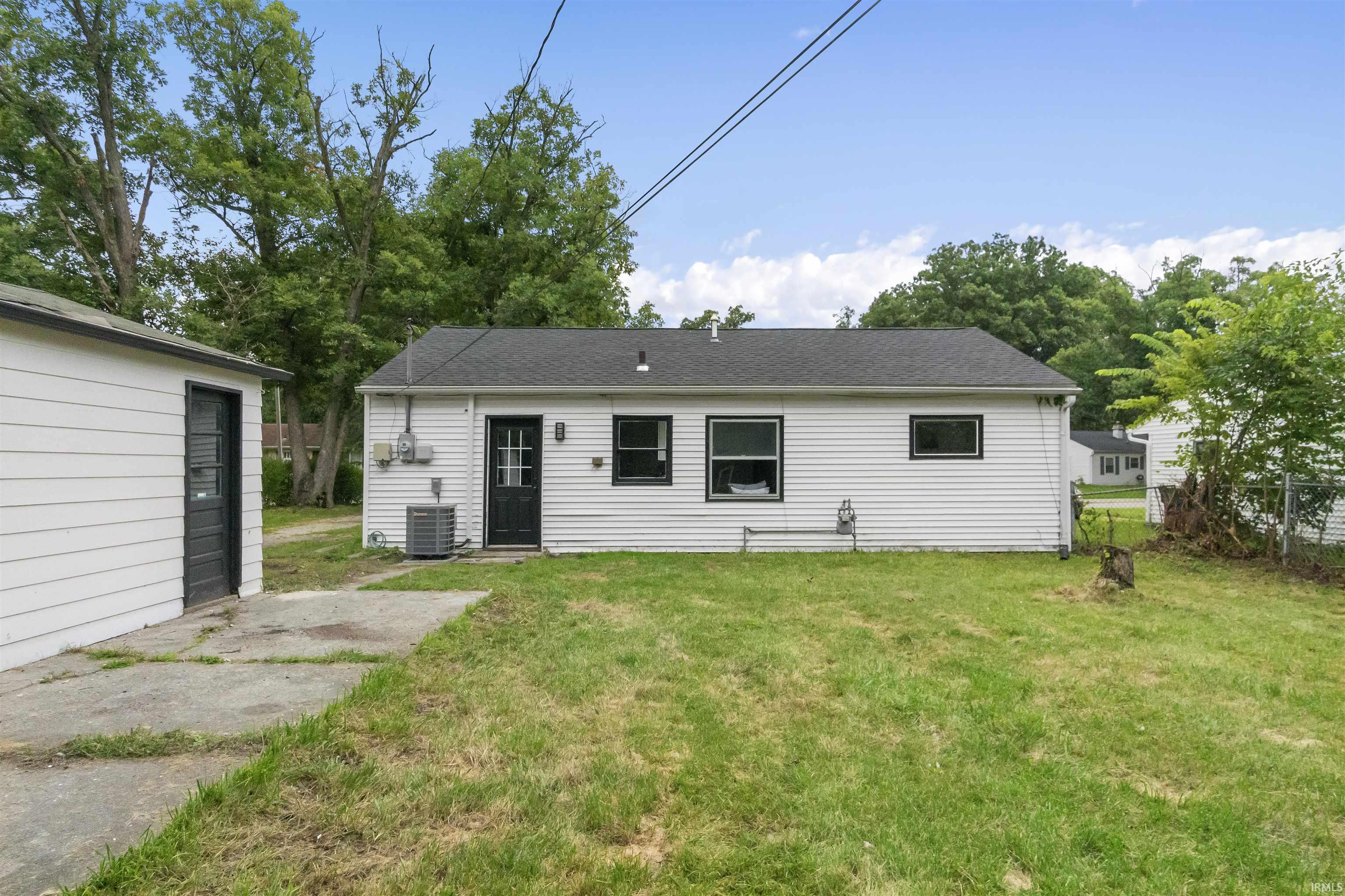 6030 Southcrest Road Fort Wayne, IN 46816 - Photo 17 of 18
