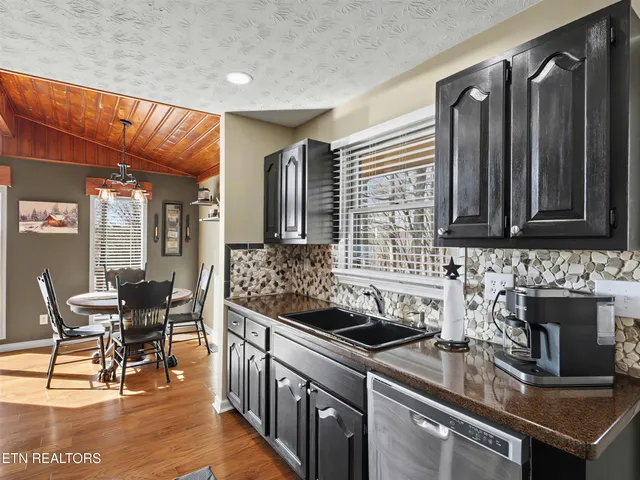 $557,000 | 129 Bucks And Doe Lane, La Follette, TN 37766