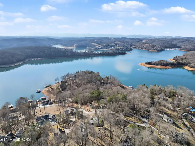 $557,000 | 129 Bucks And Doe Lane, La Follette, TN 37766