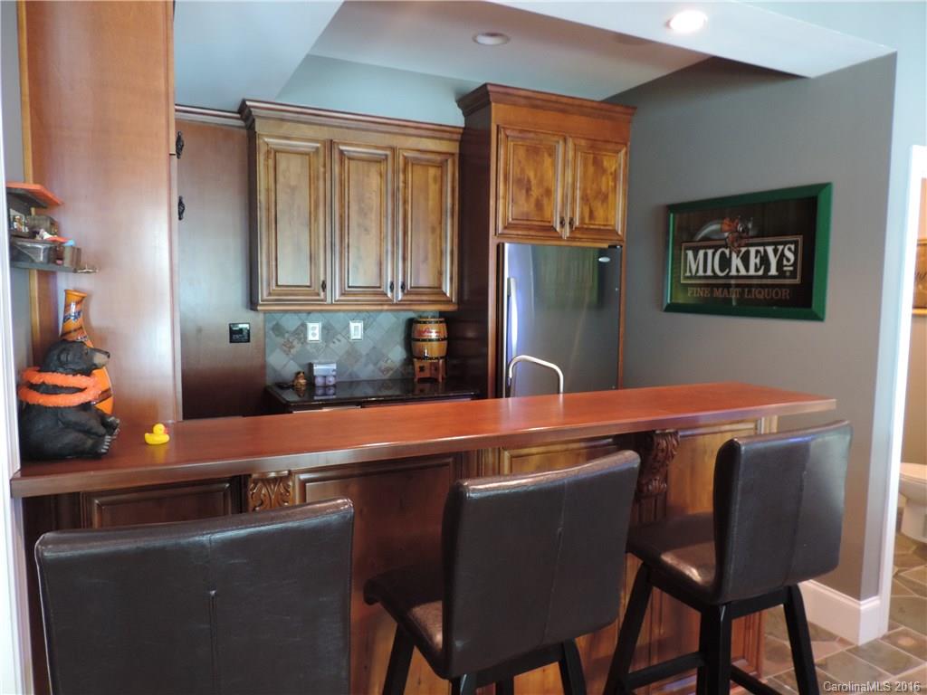5516 Plantation Ridge Road Charlotte, NC 28214 - Photo 15 of 24 a area with table and chairs