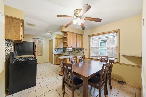 $300,000 | 3441 West 83rd Street, Chicago, IL 60652