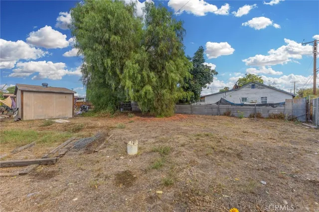 $445,000 | 18585 14th Street, Bloomington, CA 92316