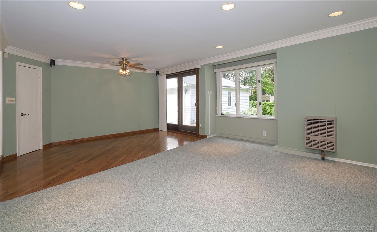 1220 Fairholme Road Grosse Pointe Woods, MI 48236 - Photo 18 of 41