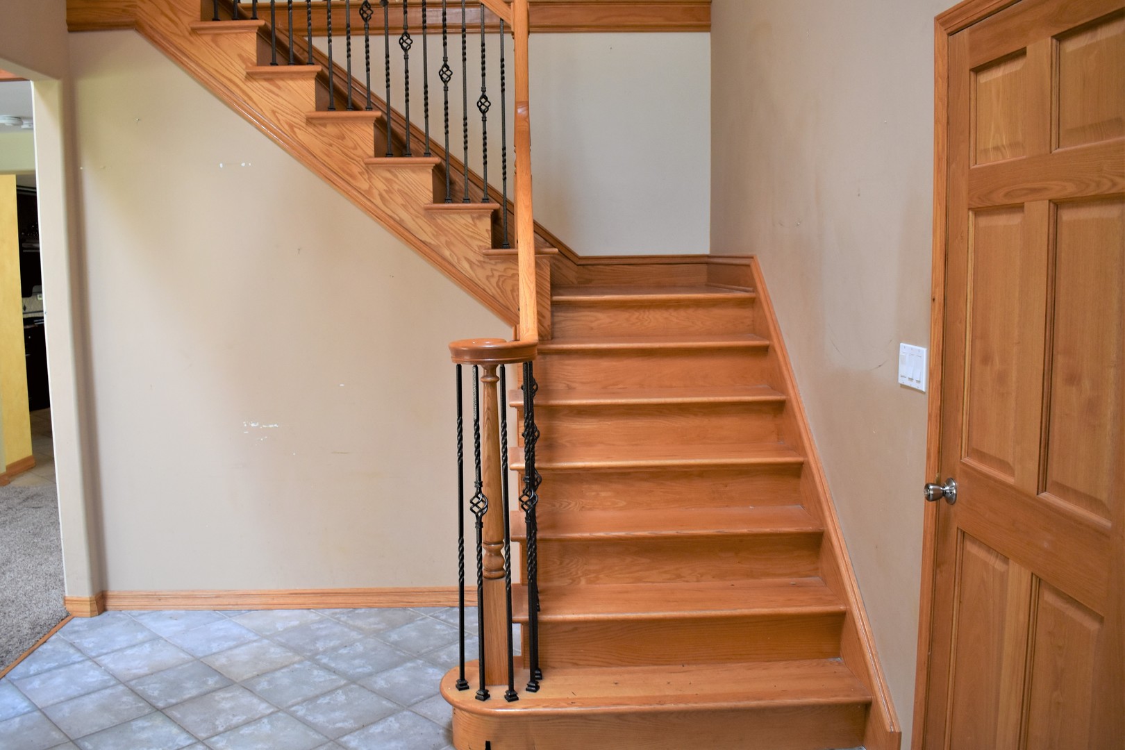 1441 Potter Road Park Ridge, IL 60068 - Photo 14 of 33 a view of entryway