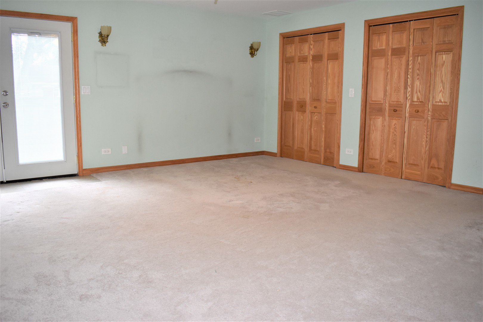 1441 Potter Road Park Ridge, IL 60068 - Photo 17 of 33 an empty room with windows