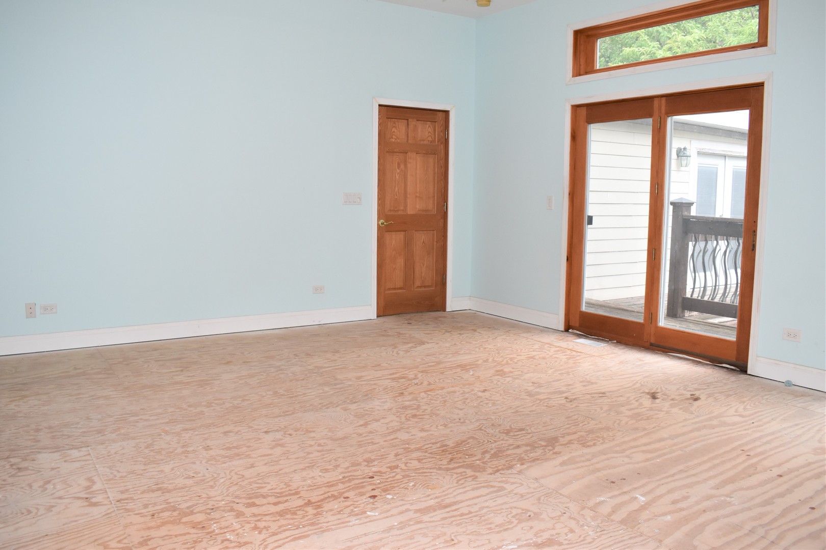 1441 Potter Road Park Ridge, IL 60068 - Photo 21 of 33 an empty room with a window