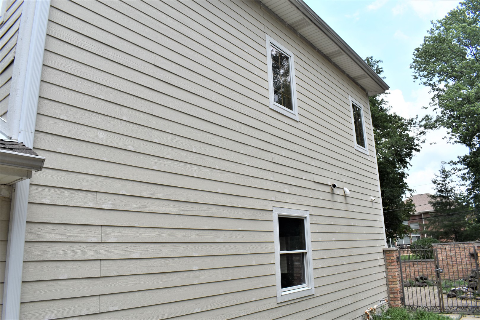 1441 Potter Road Park Ridge, IL 60068 - Photo 4 of 33 a view of a house with a door