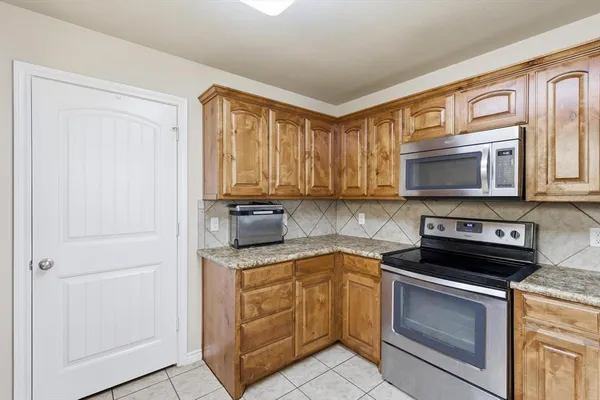 $305,000 | 441 Buoy Drive, Crowley, TX 76036