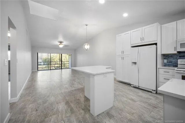 $1,900 | 3011 Southeast Aster Lane, Unit 810, Stuart, FL 34994