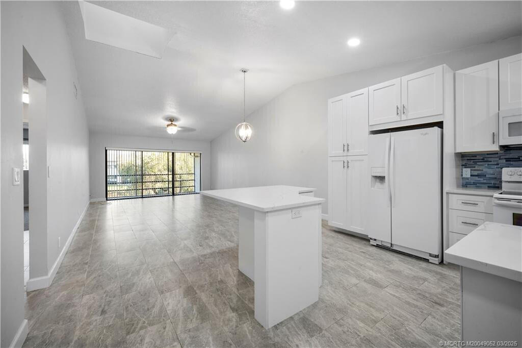 3011 Southeast Aster Lane, Unit 810 Stuart, FL 34994 - Photo 4 of 15 living area