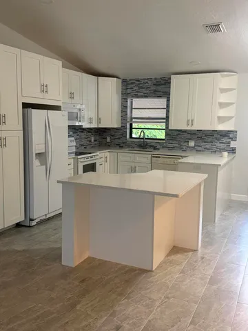 $1,900 | 3011 Southeast Aster Lane, Unit 810, Stuart, FL 34994